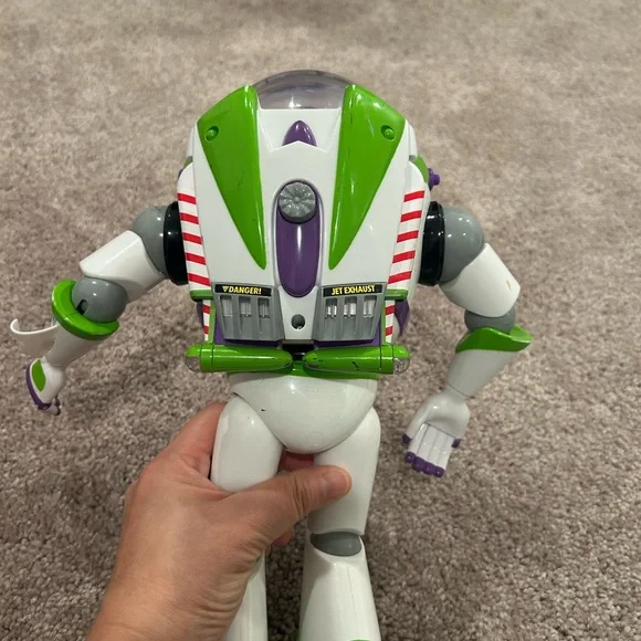 Disney Store Buzz Lightyear Talking Action Figure - Picture 4 of 12